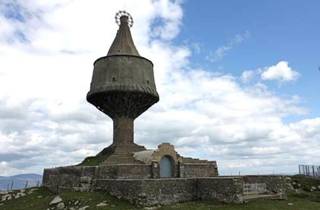 MONUMENTO A LA VIRGEN DE LA ANTIGUA 